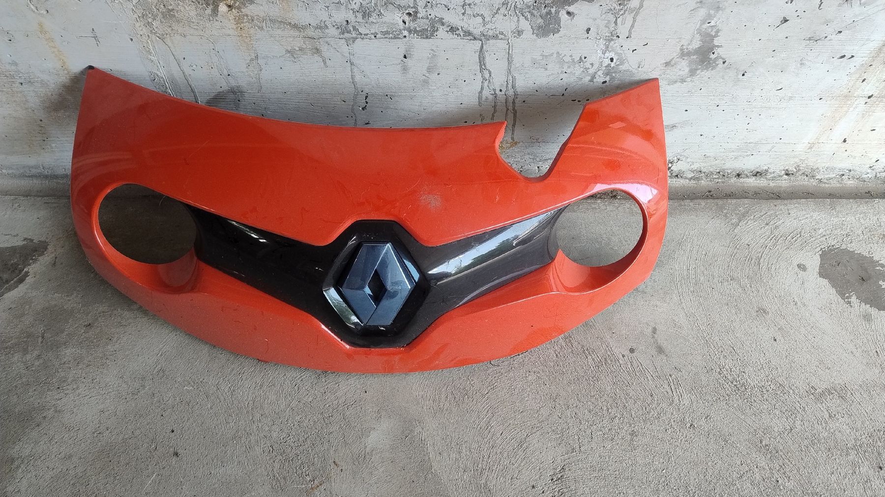 Renault Toutes les pièces auto: Face avant Twizy 620725907R – D'occasion à Les Charbonnières par alphatec88 1