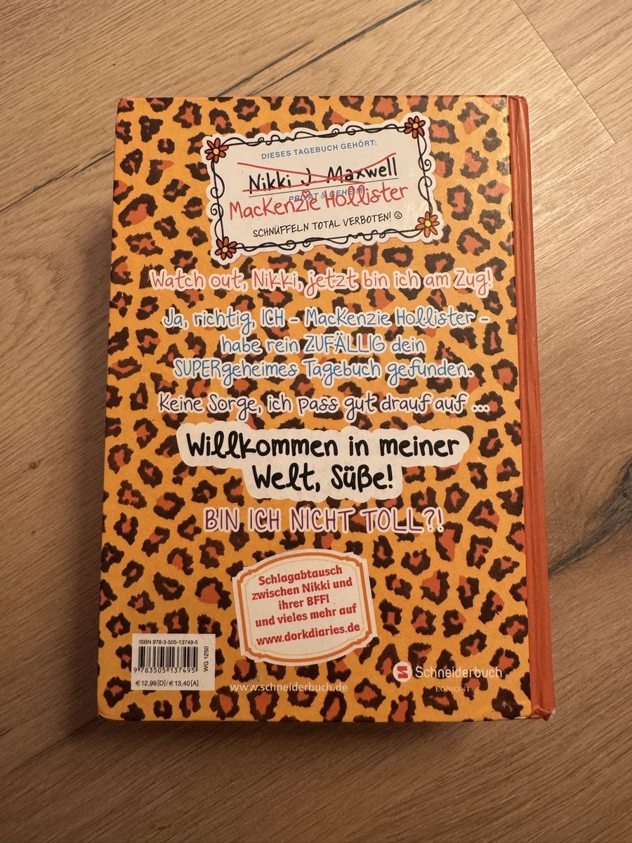 Bücher: Dork Diaries Comic Roman Jugend Buch  – Gebraucht aus Buchs ZH von crazyhandbaggirl123 1