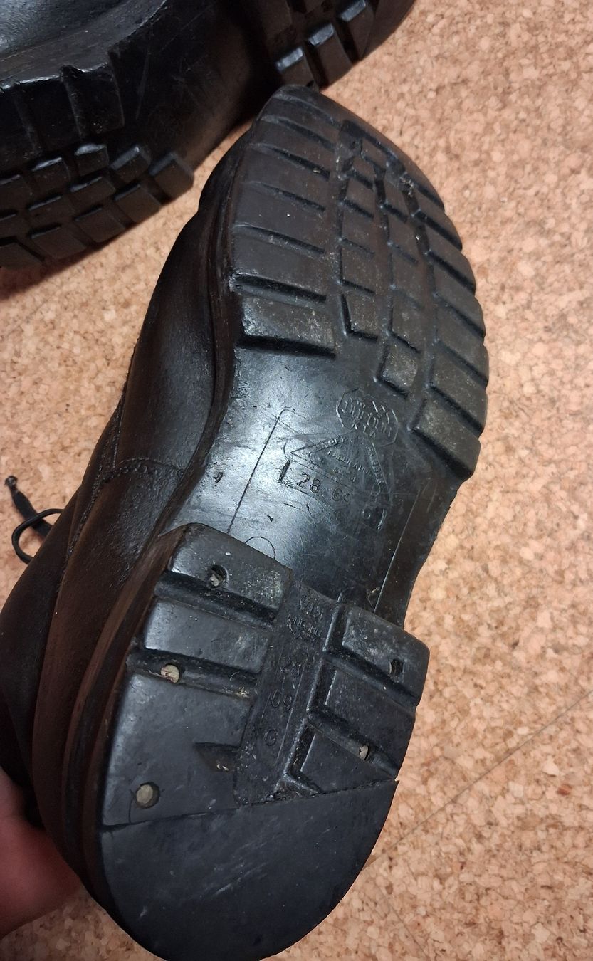 Schweizer Armee Scarpe da uomo: Militärschuhe Strub – Usato da Stein AR venduto da Spitzhaubenhuhn44 5