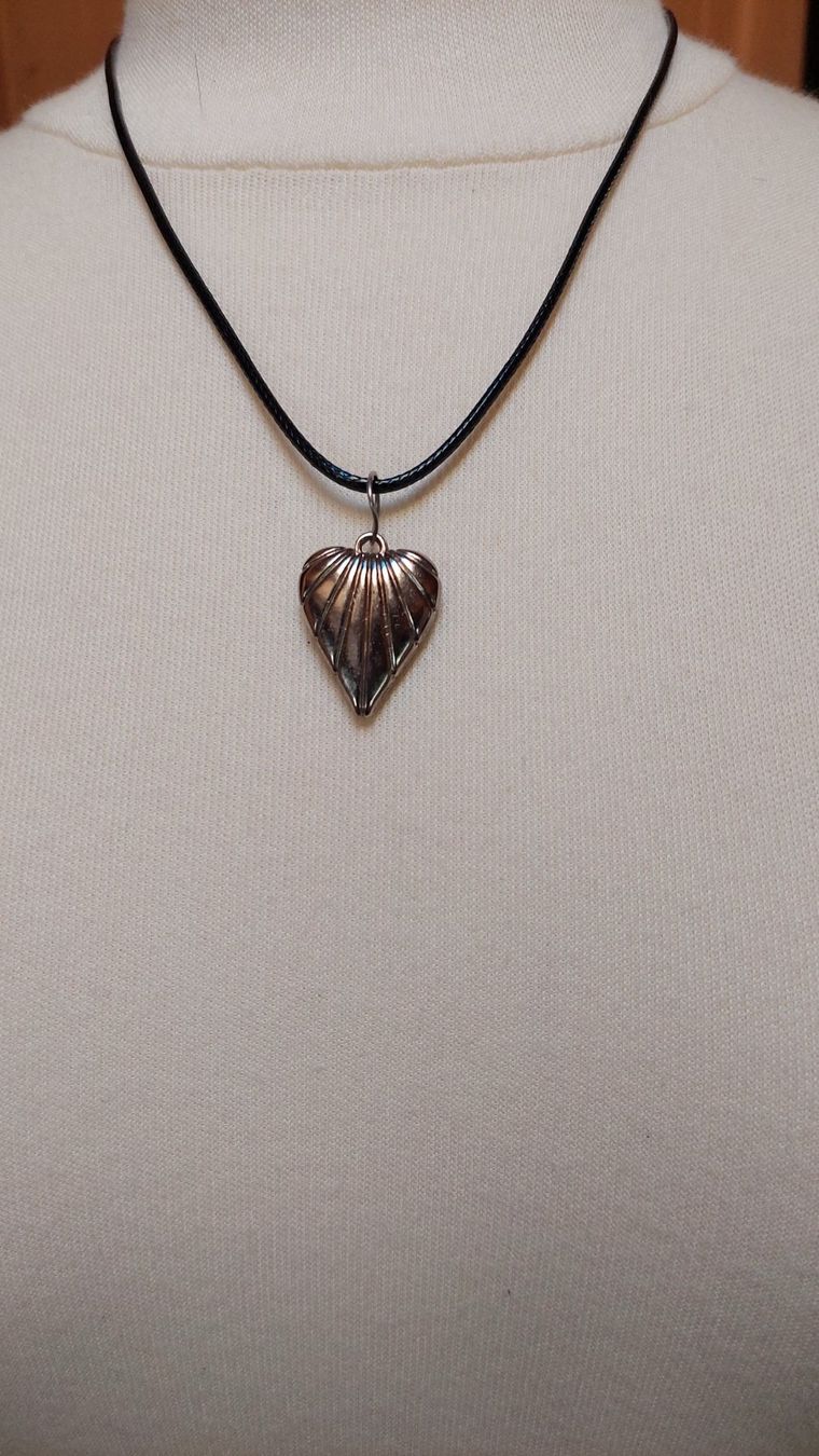 Catenine: Collier cœur, liquidation boutique – Nuovo e nell'imballaggio originale da Marsens venduto da fakia