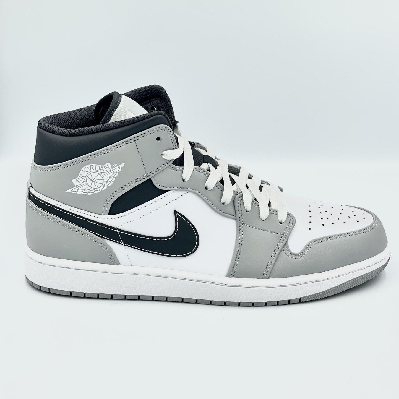 Jordan Scarpe da uomo: Jordan 1 Mid Light Smoke Grey EU 44 – Nuovo e nell'imballaggio originale da Erlinsbach venduto da sasneakers 1