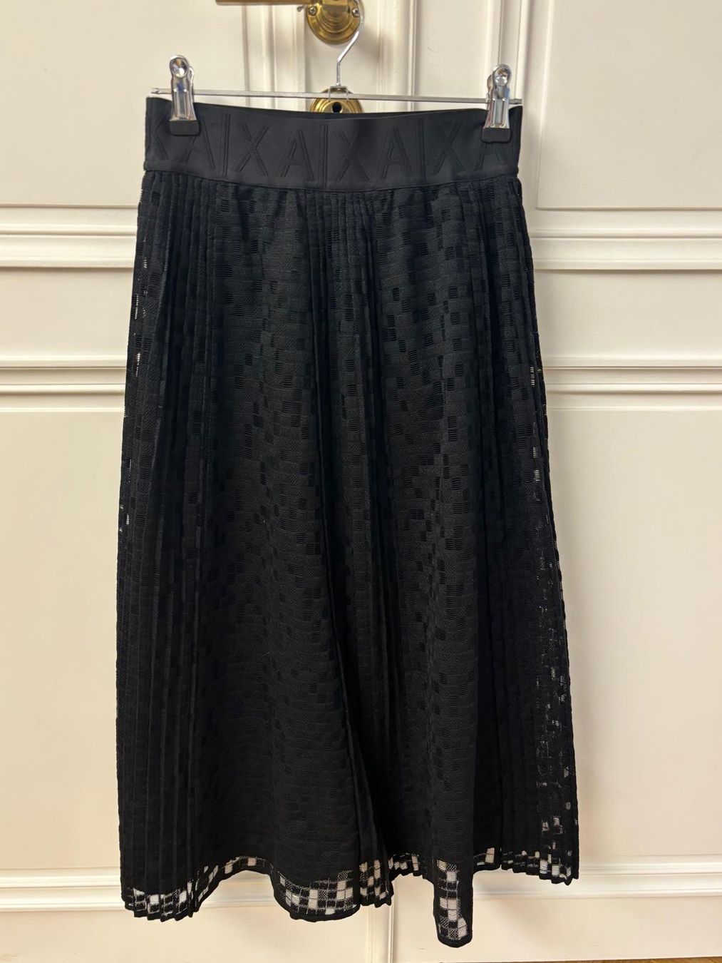 Armani Jupes: Jupe Armani Exchange taille O – D'occasion à Conches par chn_hgl6 1