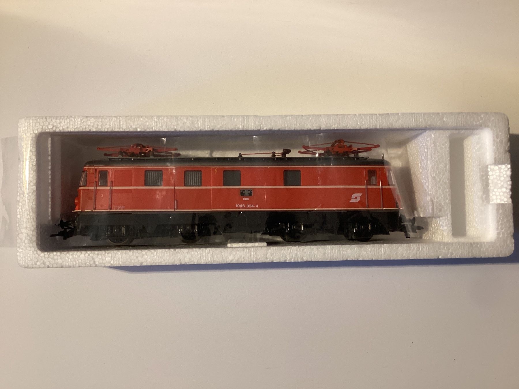 Kleinbahn Trains électriques: Klein Modellbahn ÖBB 1046 024 H0 1:87 BASTELWARE – Défectueux à Effretikon par simtek_de 5