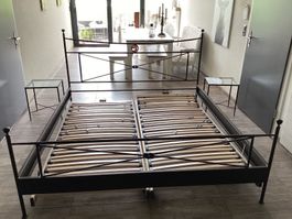 Metallbett & Lattenrost Swissflex 180x200 cm mit Nachttische