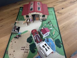 Schleich Pferdehof, Pferdebox, Pferdeanhänger, viel Zubehör