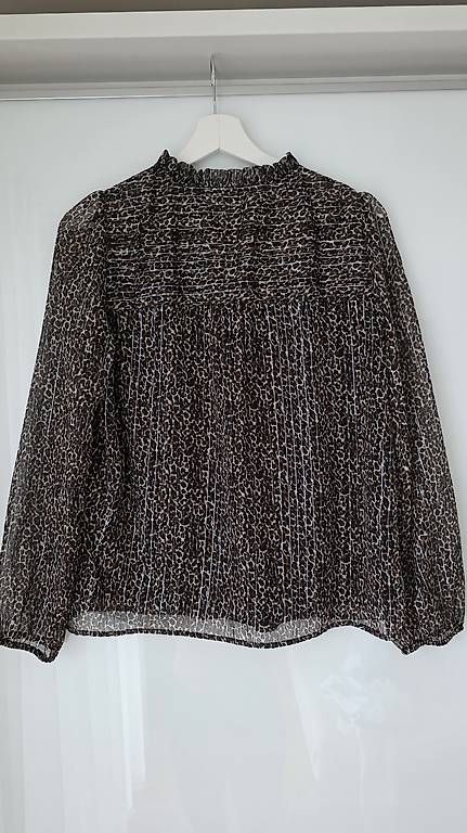 Camicette: Damen Bluse im angesagten Leo-Look Grösse S – Usato da Dagmersellen venduto da jul_y8bh 1