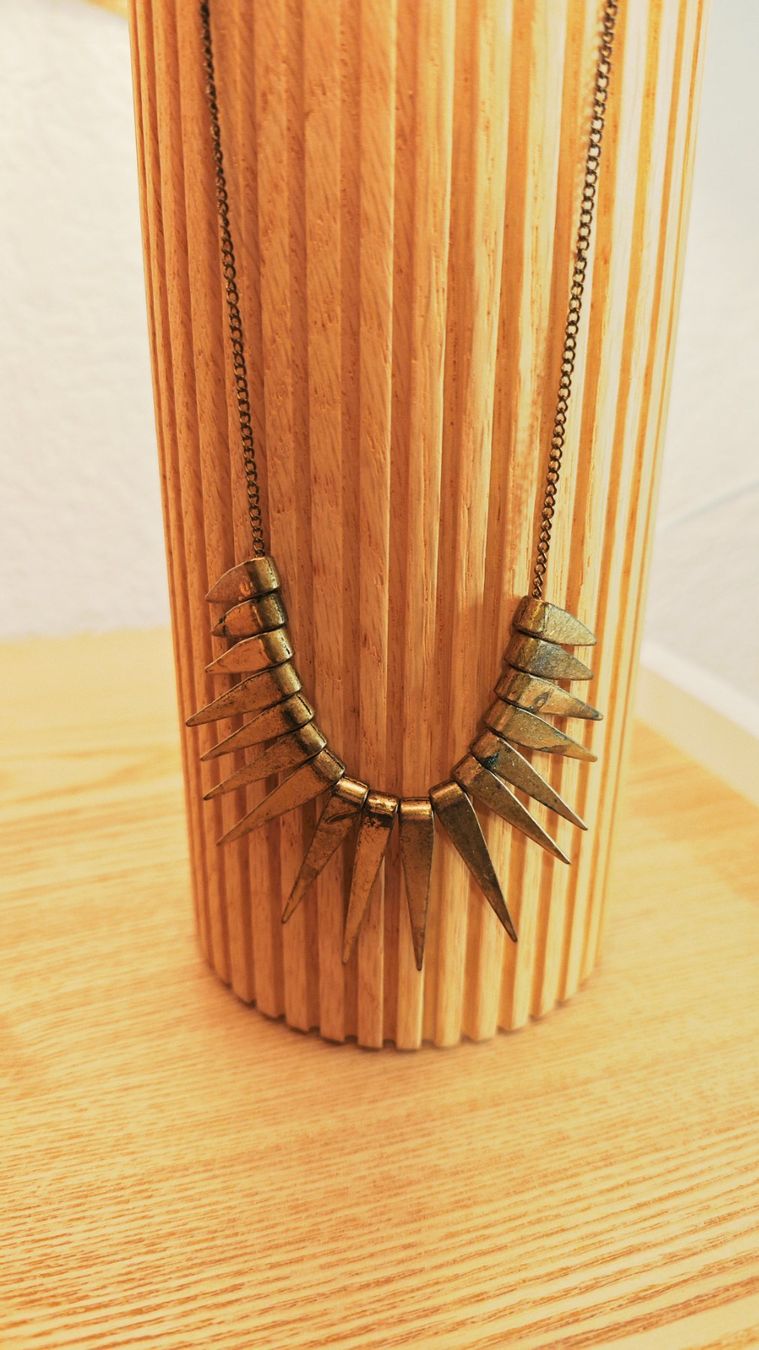 Colliers: Collier – D'occasion à Hermenches par kar_zj5h 1