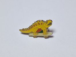 Dinosaurier auf Skateboard Pin Vintage