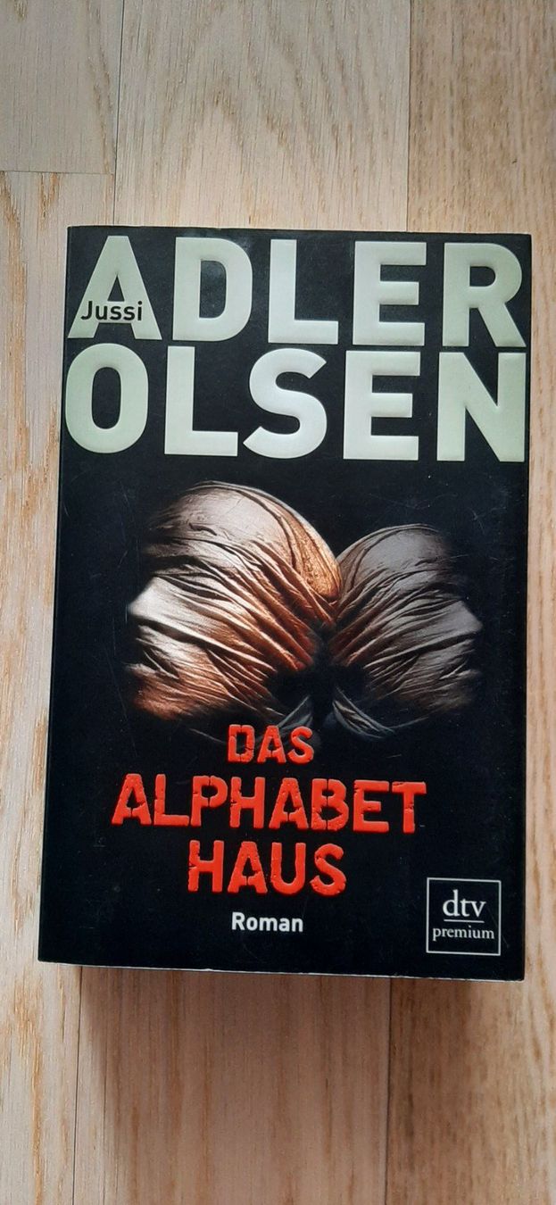Bücher: Adler Olsen Das Alphabet Haus – Gebraucht aus Affoltern am Albis von Sabinezc