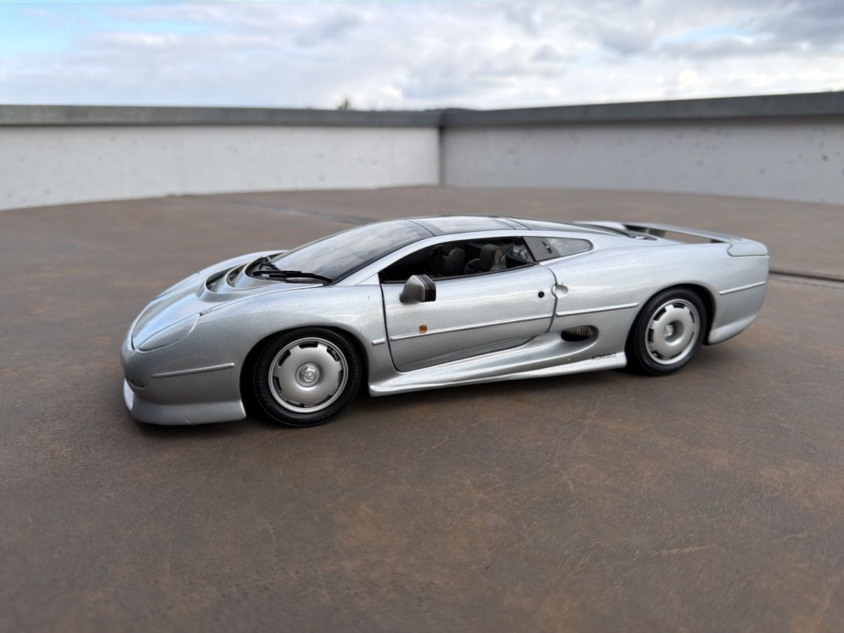Maisto Modellini d'auto: Jaguar XJ220 - Maisto - 1/12 – Usato da Wolfwil venduto da Rolex1 1