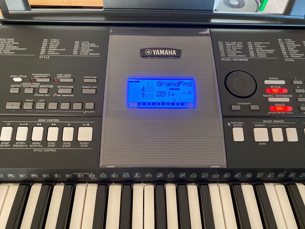 Yamaha Keyboard PSR-E423 (Gebraucht) in Saland für CHF 160 – nur ...