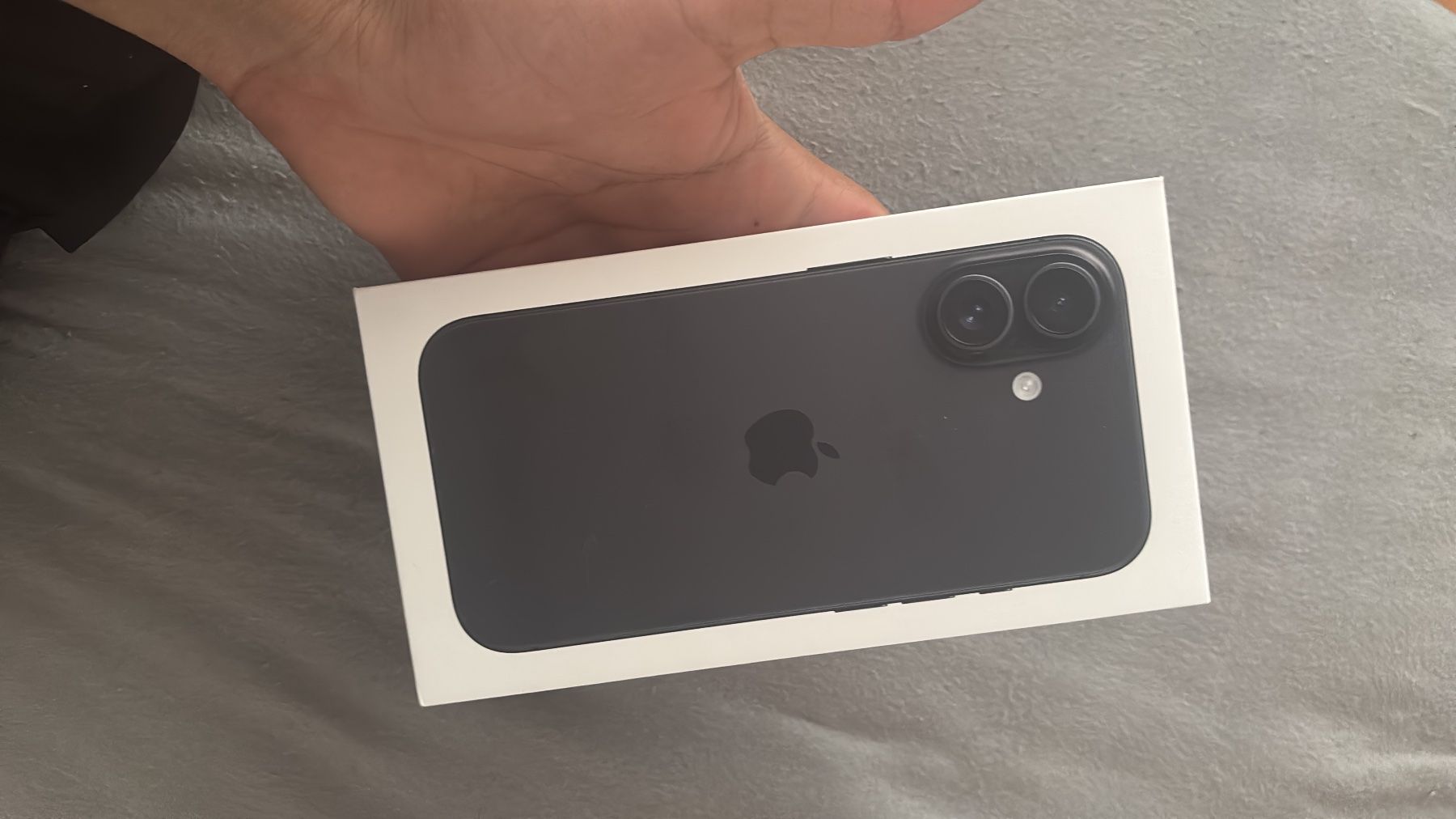Apple Telefoni cellulari / Smartphones: iPhone 16 - 128 GB, Black – Nuovo e nell'imballaggio originale da ennenda venduto da hak_25vs