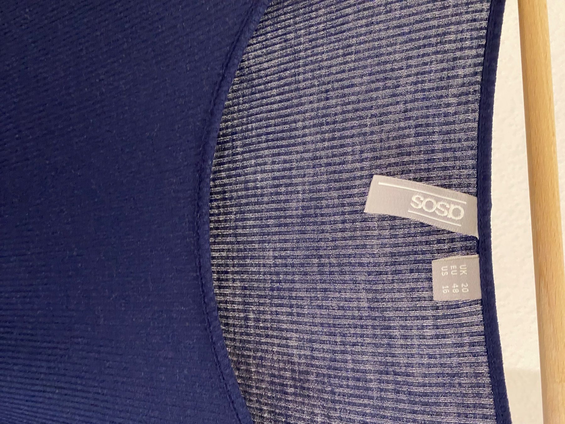 Asos T-shirt: Asos Oberteil langarm dunkelblau Gr. 48 – Usato da Pratteln venduto da a23_j2gs 9