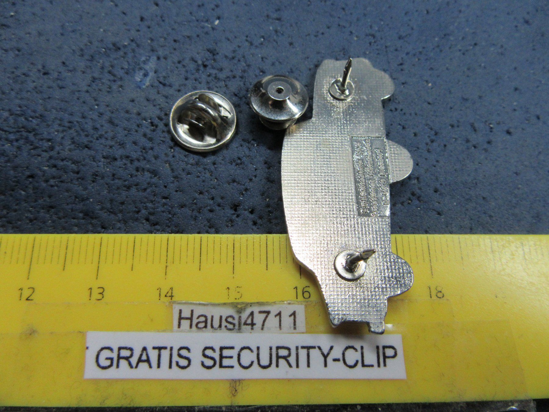 Buick Plaquettes & Badges: BUICK AUTO OLDTIMER 2NÄGEL-PIN ENAMEL MIT 1SECURITY-CLIP – D'occasion à Ettingen par Hausi4711 1