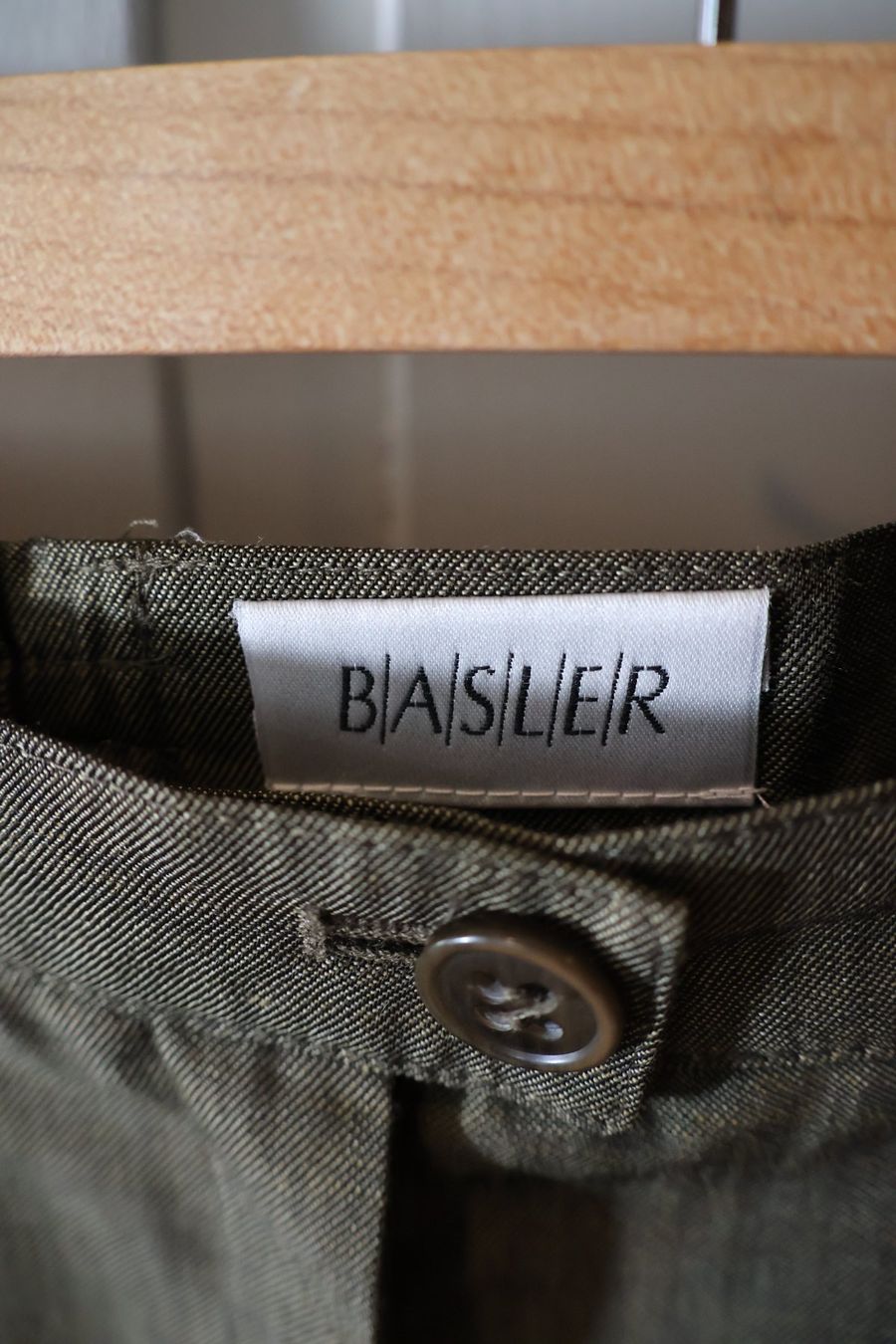 Basler Hosen: Olivgrüne BASLER Stoffhose – Gebraucht aus Winterthur von jul_v9wx 2