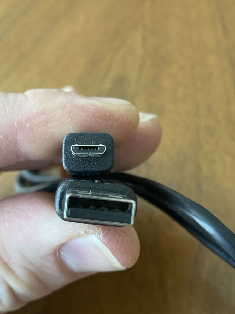Kabel: USB-Kabel mit Micro-USB-Stecker – Gebraucht aus Unterkulm von AnoliOccasion 1