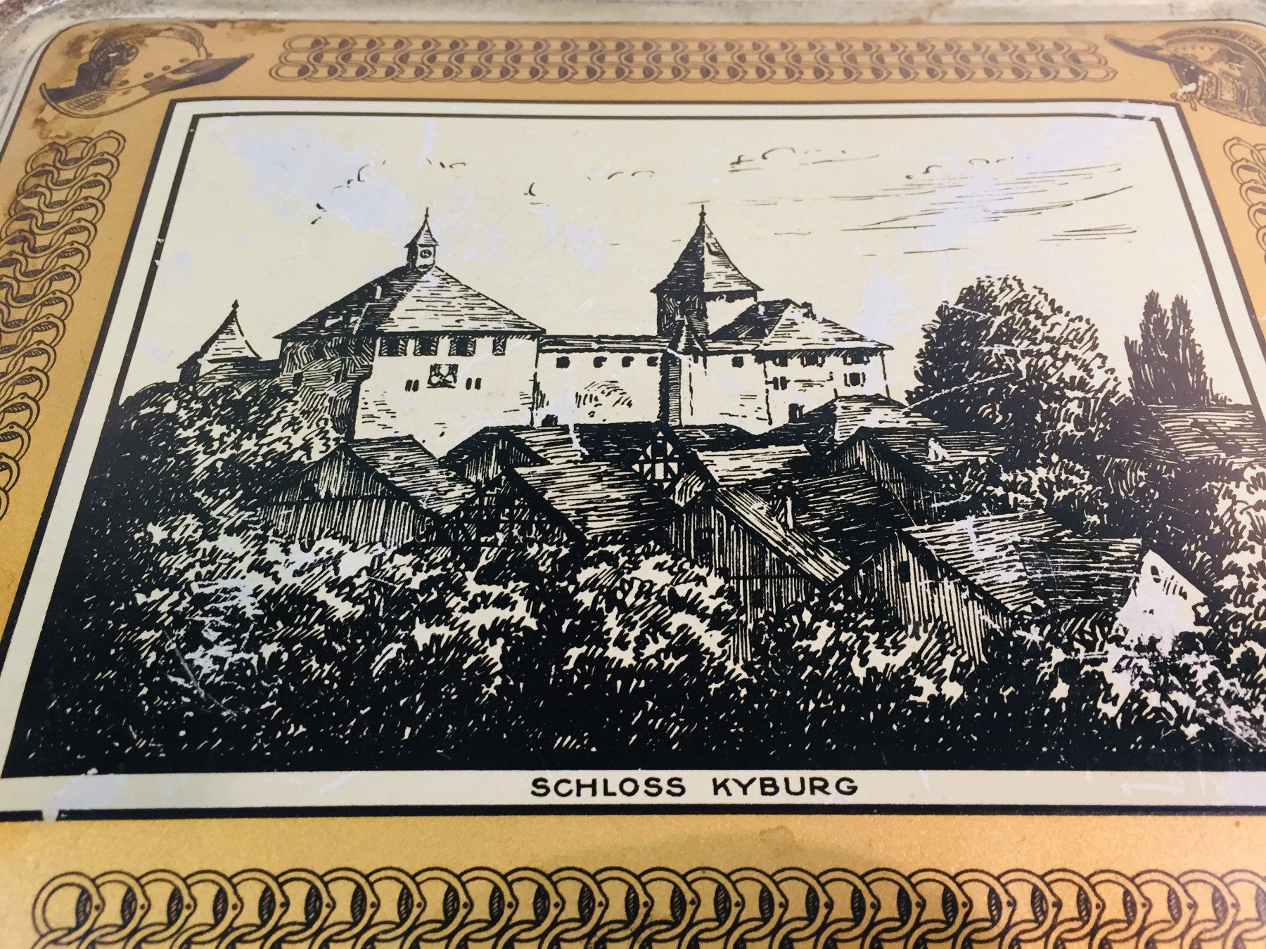 Barattoli: Vintage Blechdose mit Schloss Motiv – Usato da Schaffhausen venduto da vintageville 4