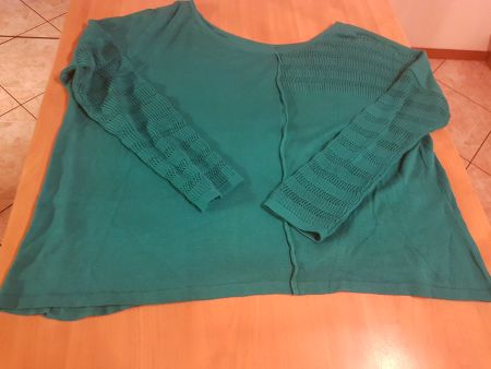 Pull taille L marque Miss Captain