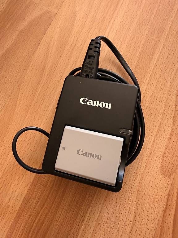 Canon Appareil photo: Canon EOS 1000D + Objectif EF-S 18-55mm IS – D'occasion à Lausanne par syl_jlr2 3