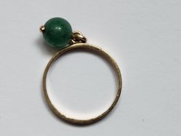 Goldring mit grünem Stein - 585 gestämpelt