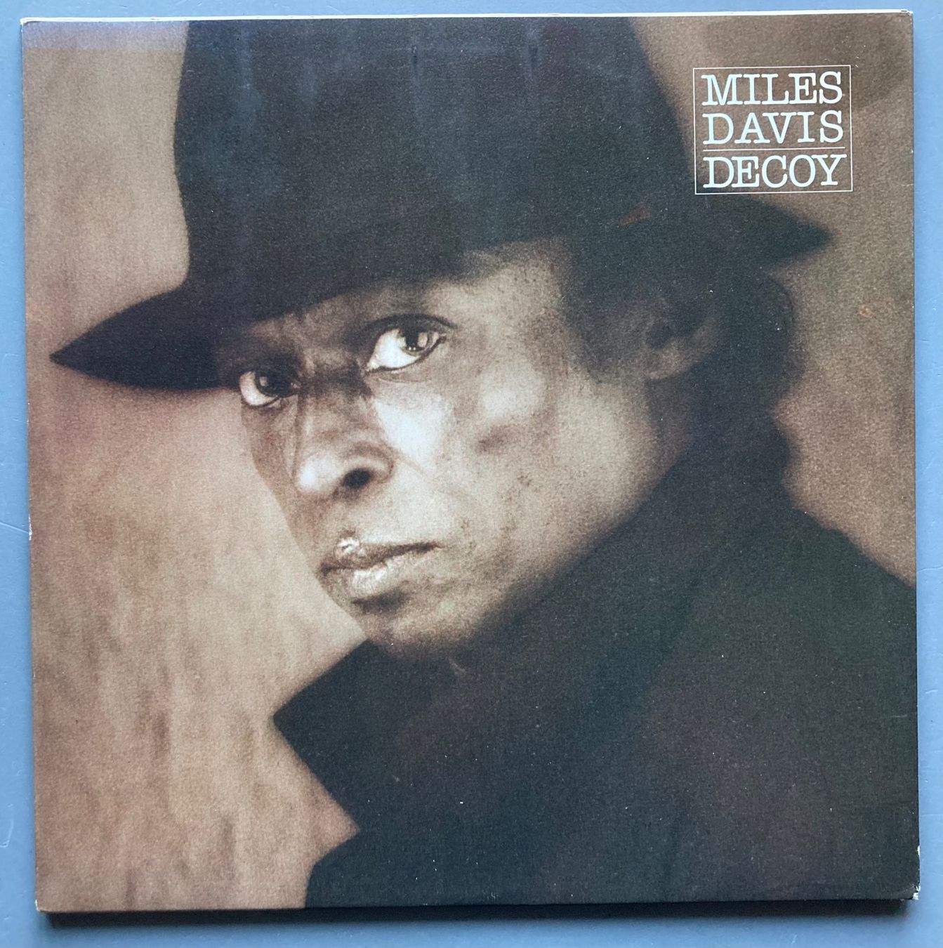 Vinyles: MILES DAVIS - DECOY – D'occasion à Poliez-Pittet par Newtown-Records