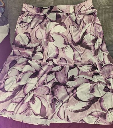 Eleganter Jupe in Pastelfarben mit Blüten-Muster