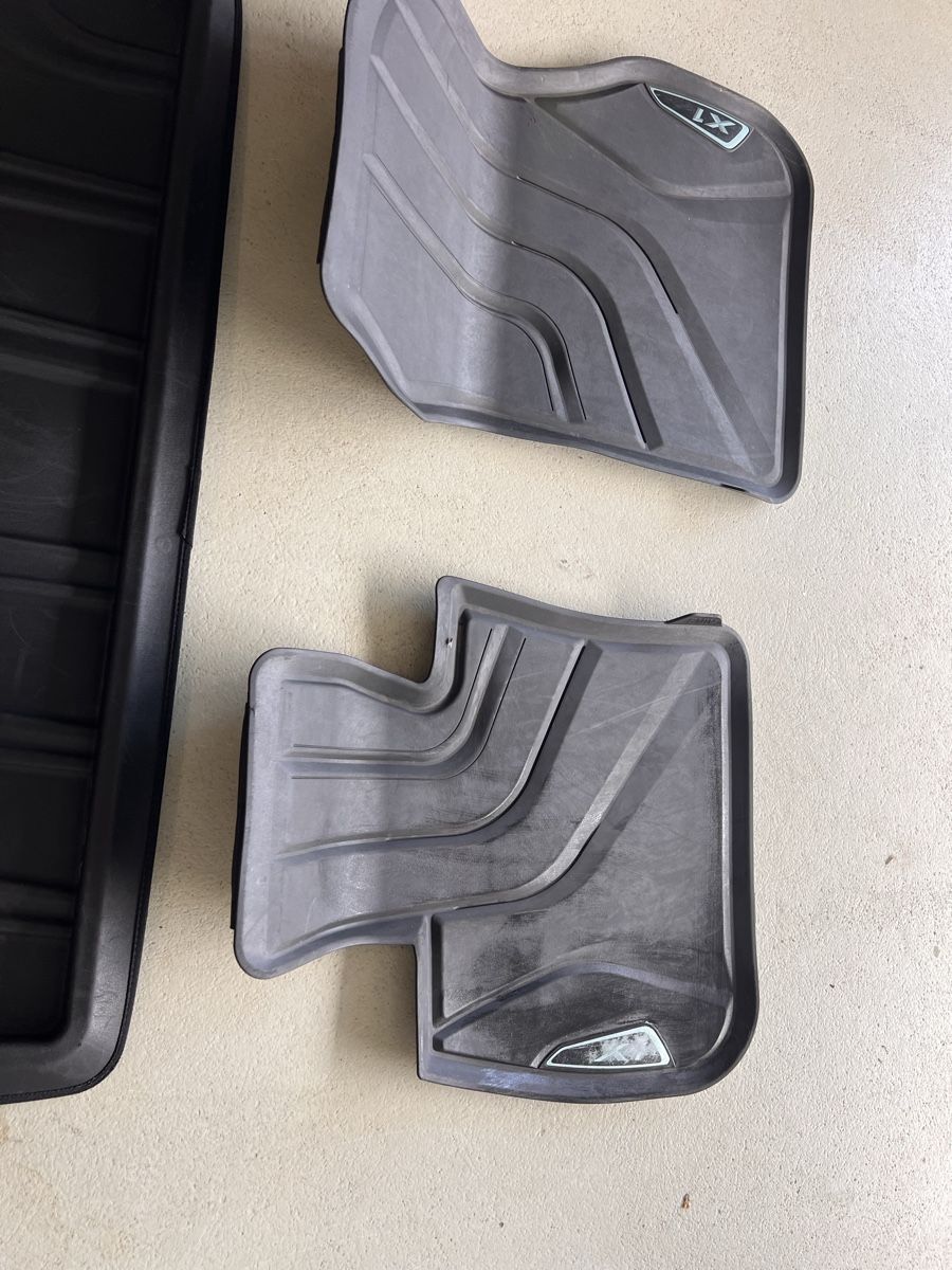 BMW Tappeti & Tappetini: Fussmatten BMW X1 Gummi Satz gebraucht – Usato da Beckenried venduto da Mark101 6