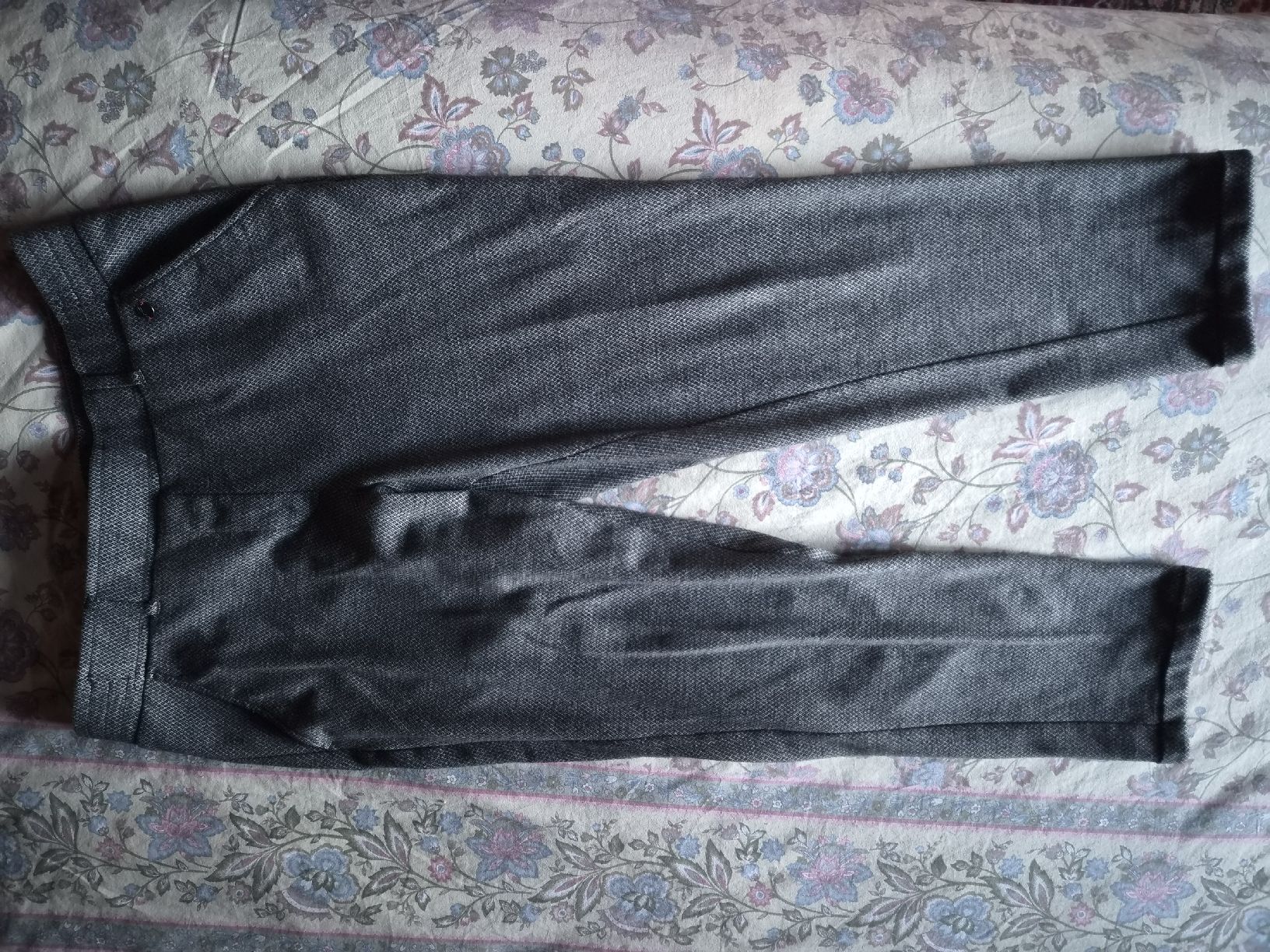Tom Tailor Pantalons: Hose Slim Fit grau gemustert Grösse 40 Tom Tailor – D'occasion à Wattwil par tannenmeise73