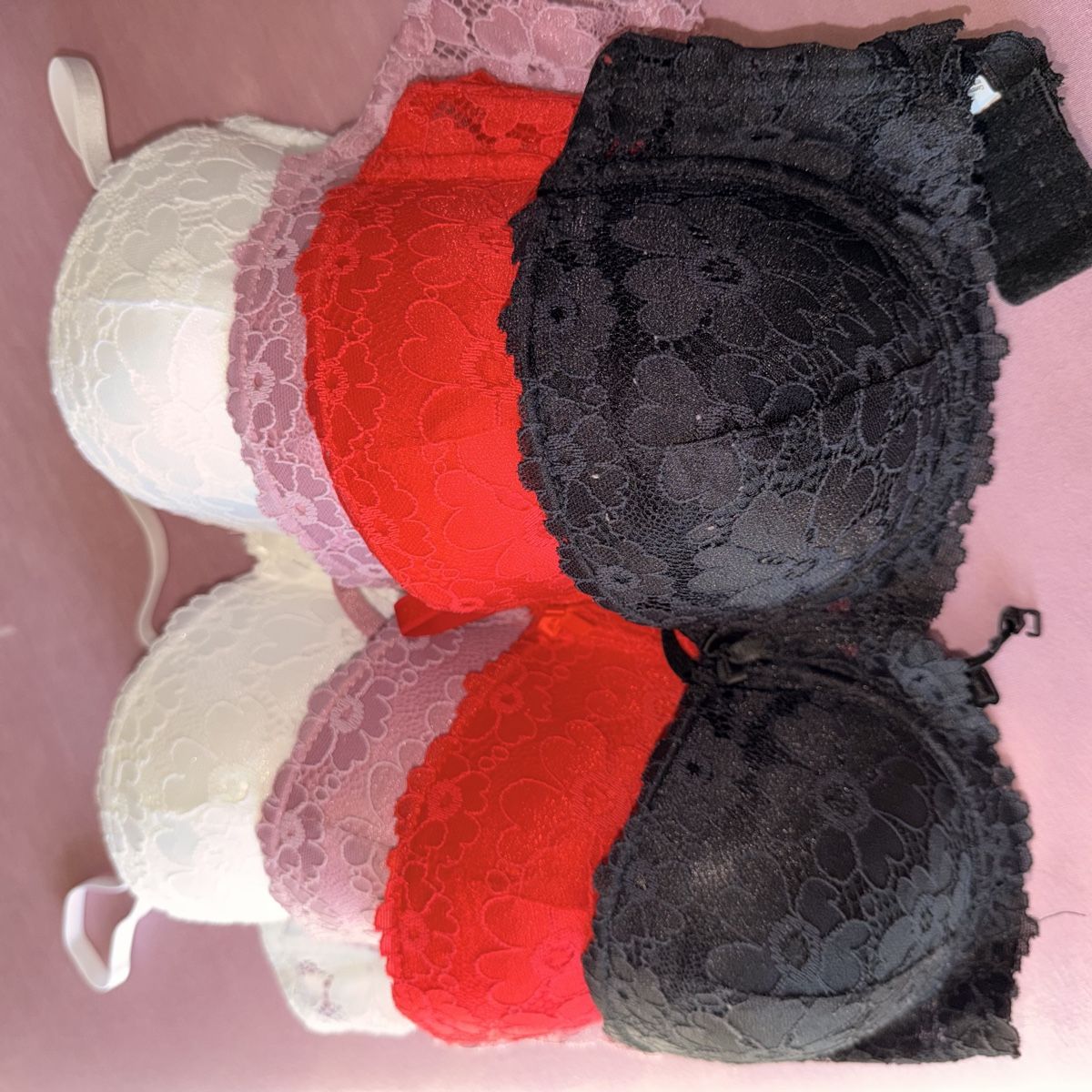 Sonstige Unterwäsche: Set Spitzen-BHs farblich abgestimmt Größe 85B – Neu und originalverpackt aus Schaffhausen von ath_6vkn 1