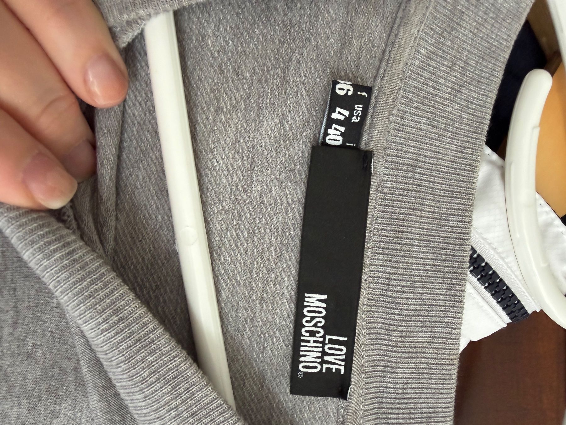 Moschino Pullover & Sweatshirts: Moschino pullover – Gebraucht aus Allschwil von Figidindia 1
