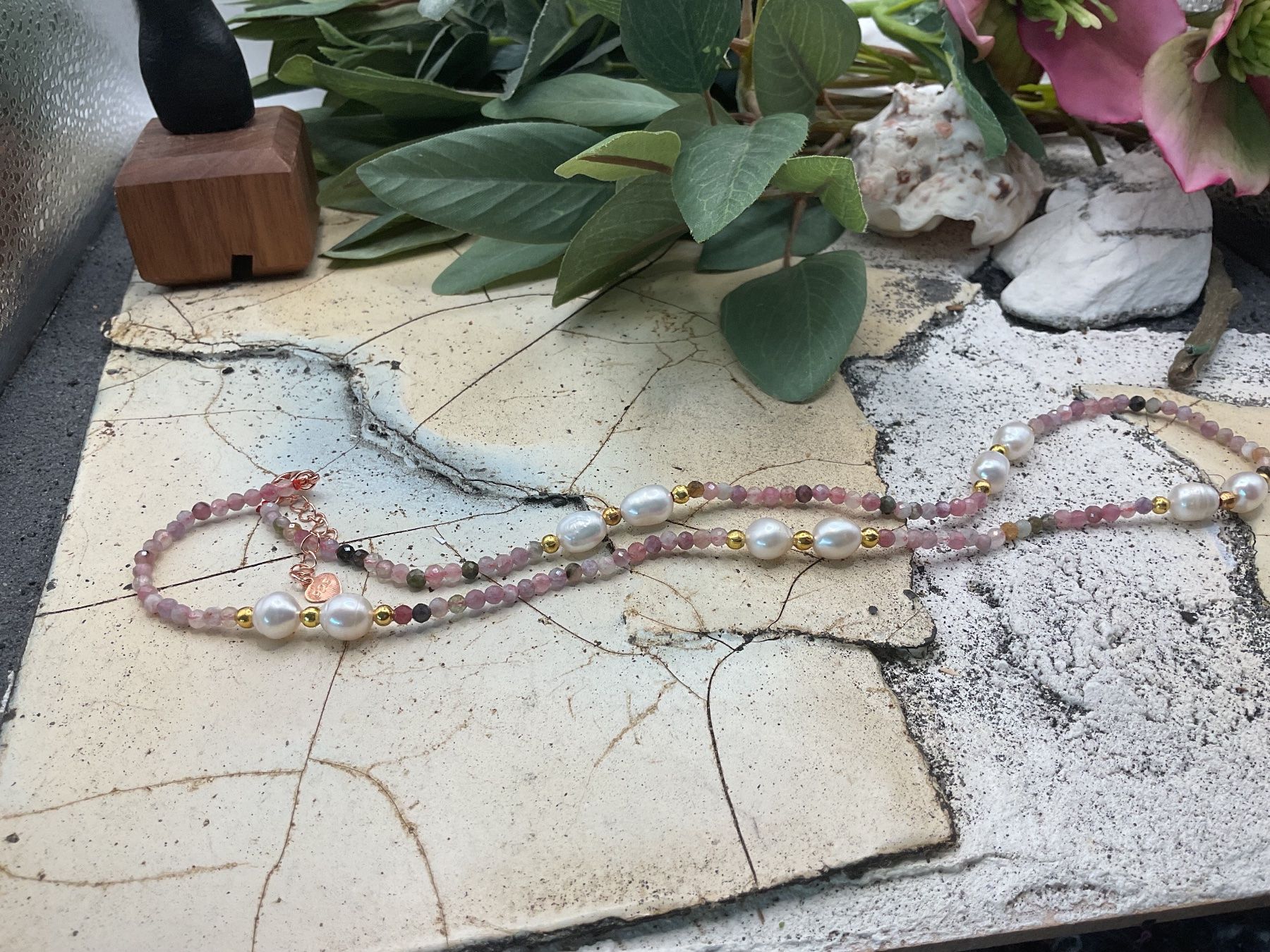 Catenine: Leichtes Collier Turmalin mit Süsswasserperlen – Usato da luzern venduto da Alpendorf1 1