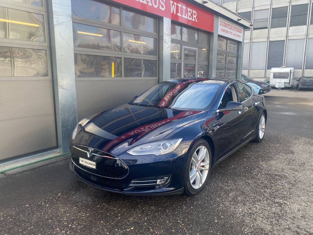 Tesla Model S 85 D