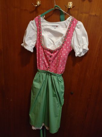 Dirndl rosa/grün gemustert mit Bluse und Schürze GR 36/38