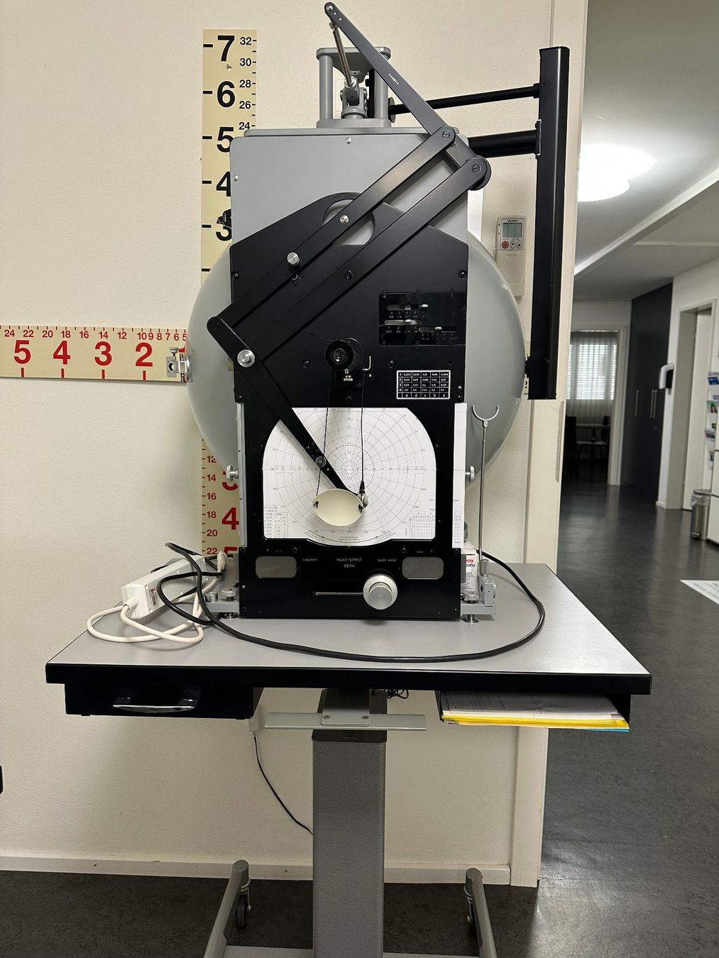 Attrezzature mediche: Goldmann Perimeter 940 Haag-Streit – Usato da Winterthur venduto da nelead 1