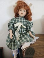 Wunderschöne Porzellanpuppe mit roten Haaren, Top Zustand!