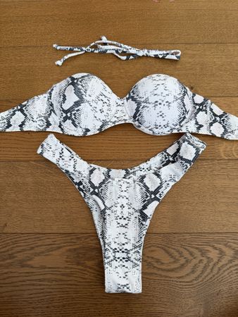Schlangenmuster Bikini, neu, Gr. S. Der Sommer kann kommen!