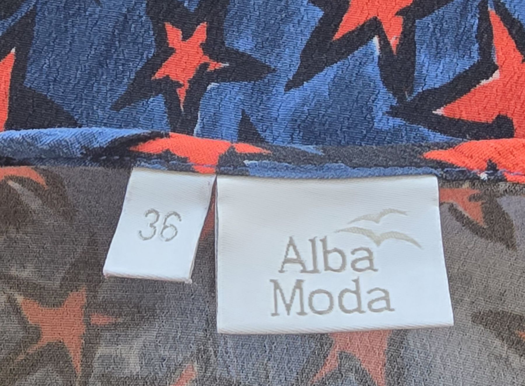 Kleiderpakete: Set Shirtbluse & Jeanshose  – Neu (gemäss Beschreibung) aus Widnau von Schurlibua 4