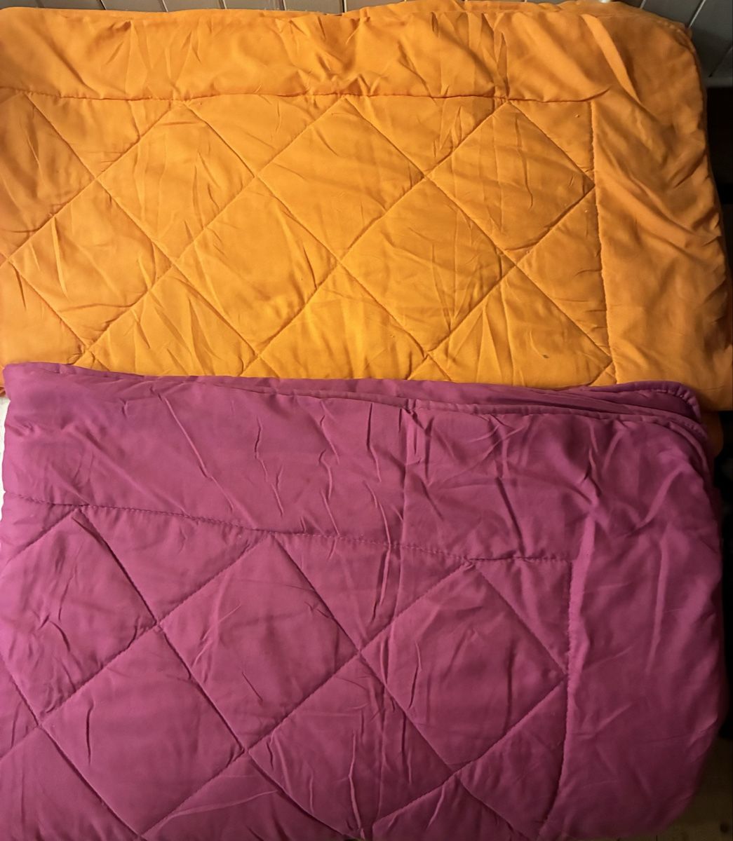 Couvertures: 2 Steppdecken 160 x 210  Polyester  – D'occasion à Oberrüti par Jomaru