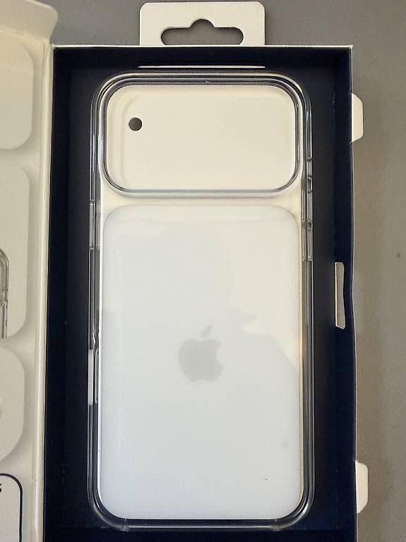 Cover & Protezioni schermo: Coque original Iphone 17 pro max transparente  – Usato da Troistorrents venduto da liviyo