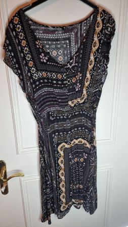 Kleid Größe 40/L
