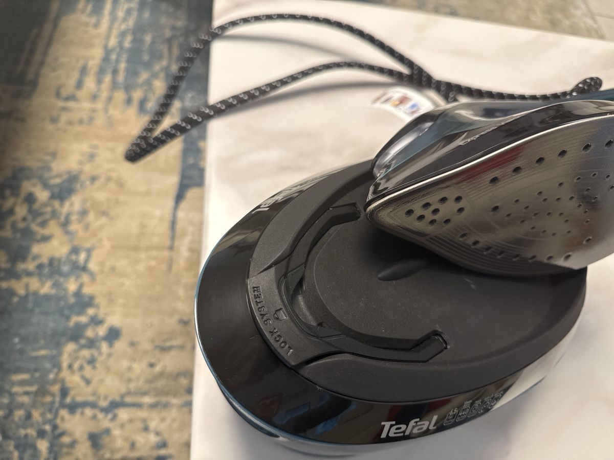 Tefal Bügeleisen: Tefal GV8151 Bügeleisen – Gebraucht aus Glattbrugg von prod01 5