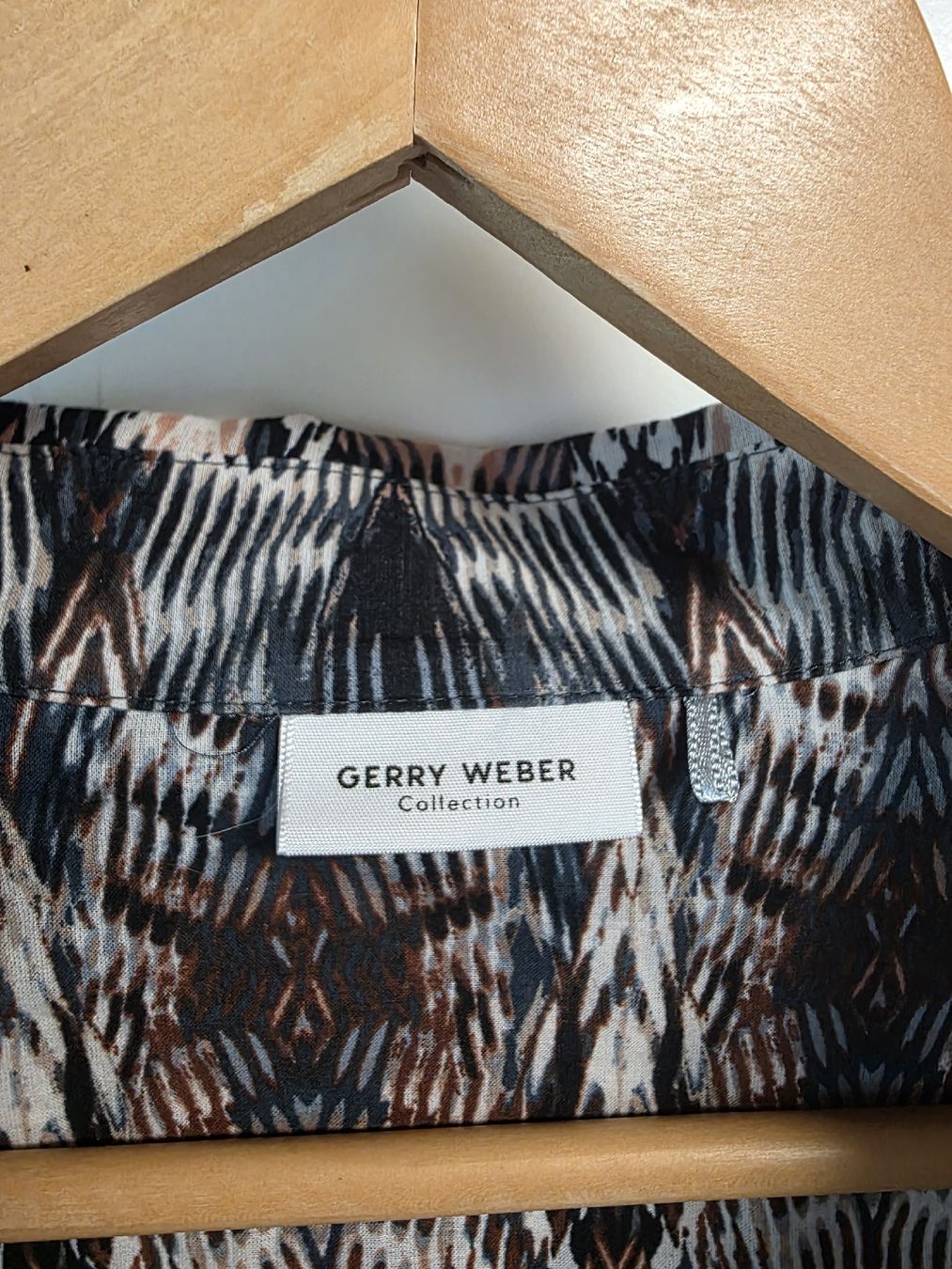Gerry Weber Blusen: Gerry Weber Collection blouse size 44 abstract pattern – Neu (gemäss Beschreibung) aus Volketswil von mic_27b5 1