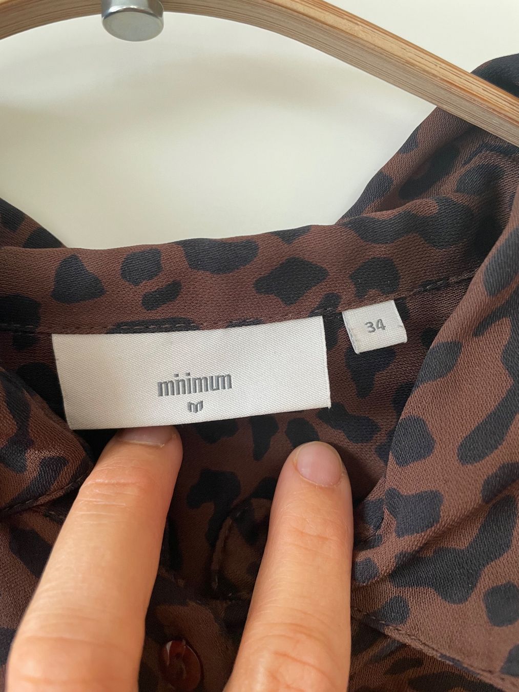 Camicette: Minimum Damen Bluse mit Leo-Muster / Leopard Print – Gr. 34 – Usato da Neukirch an der Thur venduto da bee88 1