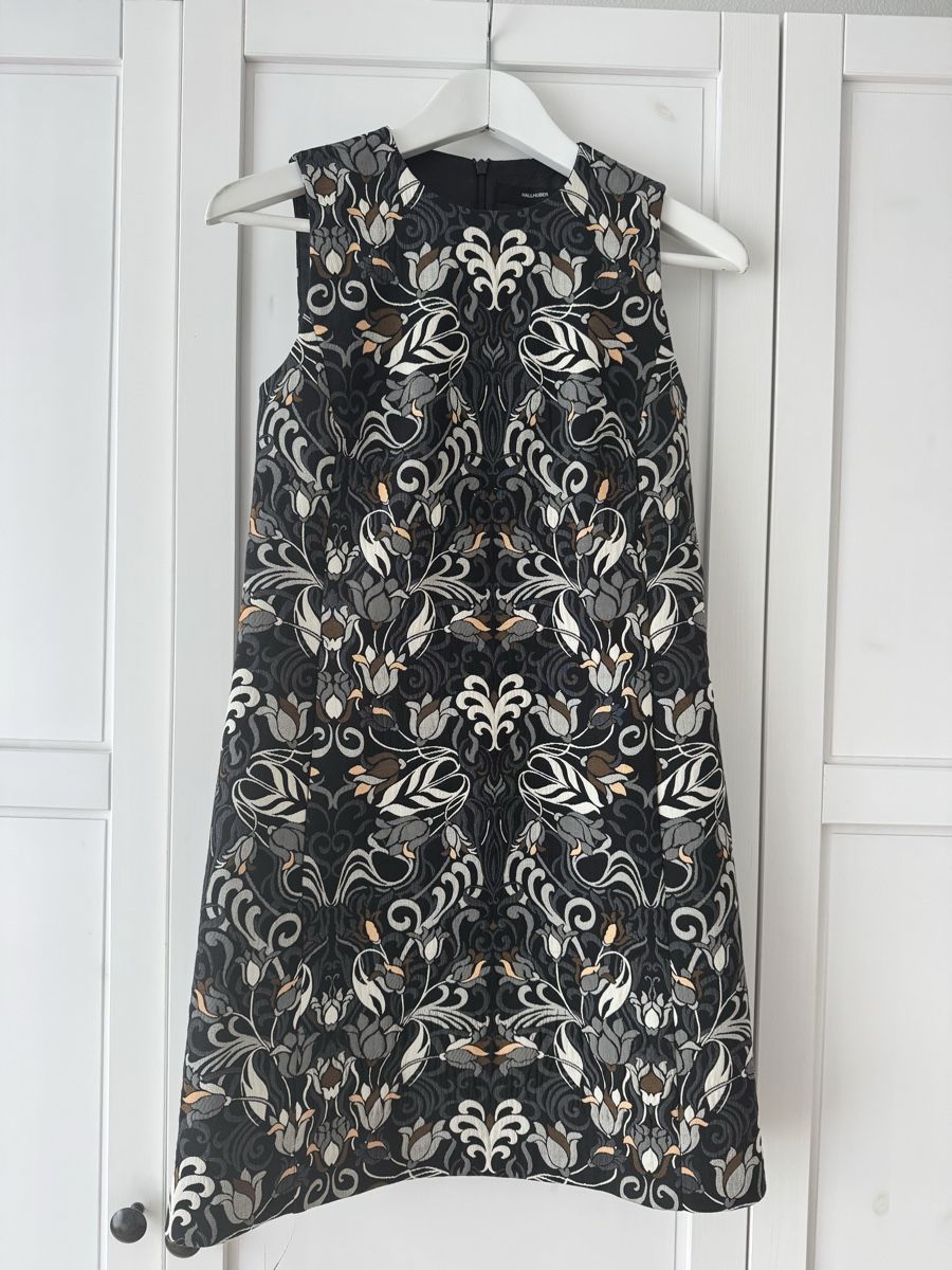 Hallhuber Kleider: Hallhuber Etui-Kleid Grösse 34  – Gebraucht aus Hagendorn von meryem79 1
