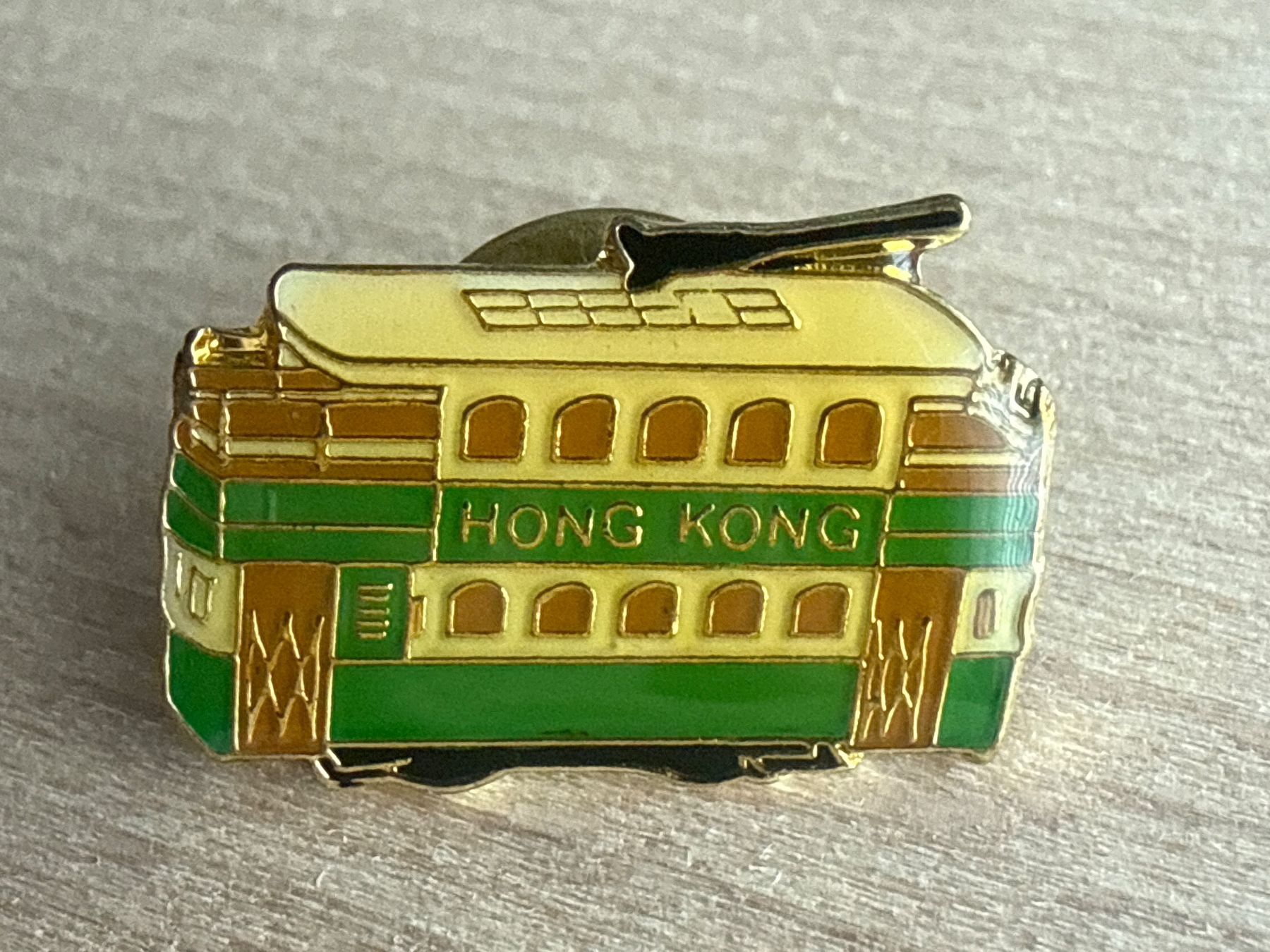 Placchette & Badge: Pin Hong Kong Tram – Usato da Glattbrugg venduto da Schweigmatt