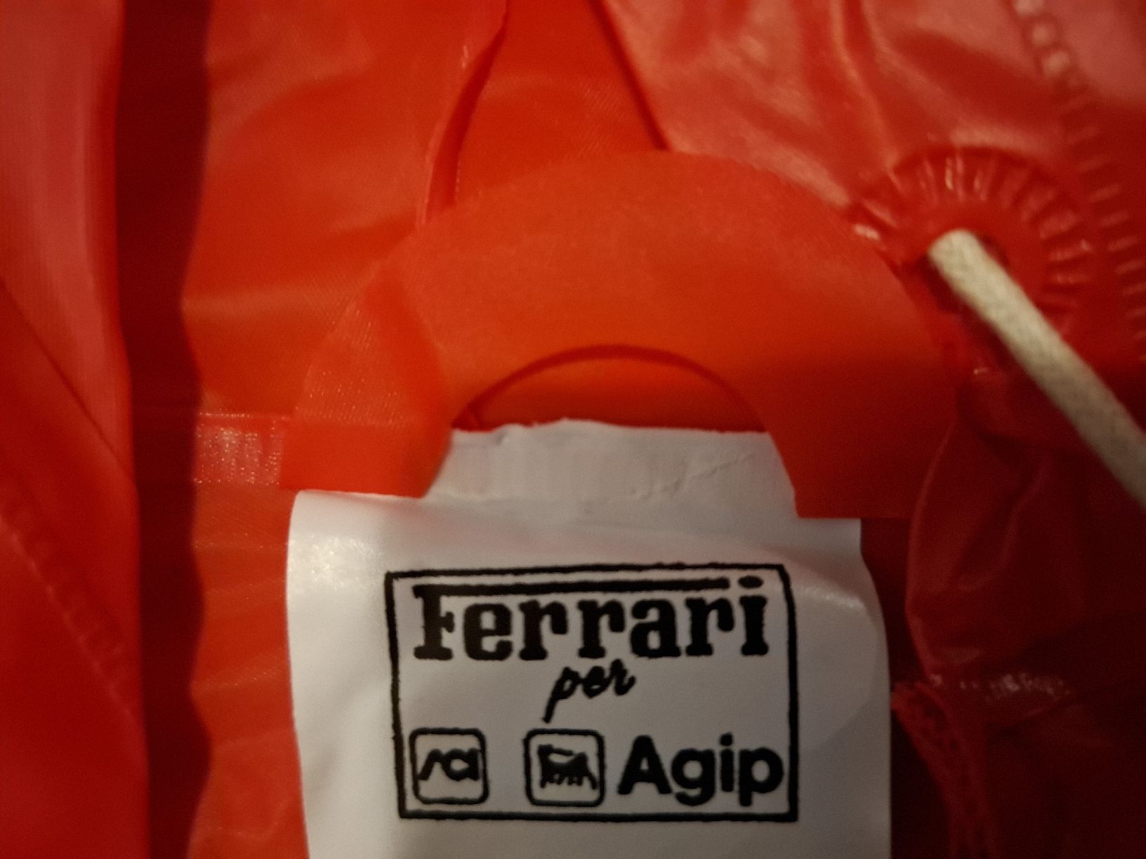 Ferrari Giacche: Veste imperméable Ferrari / Agip – Usato da Le Locle venduto da Maria.222 4