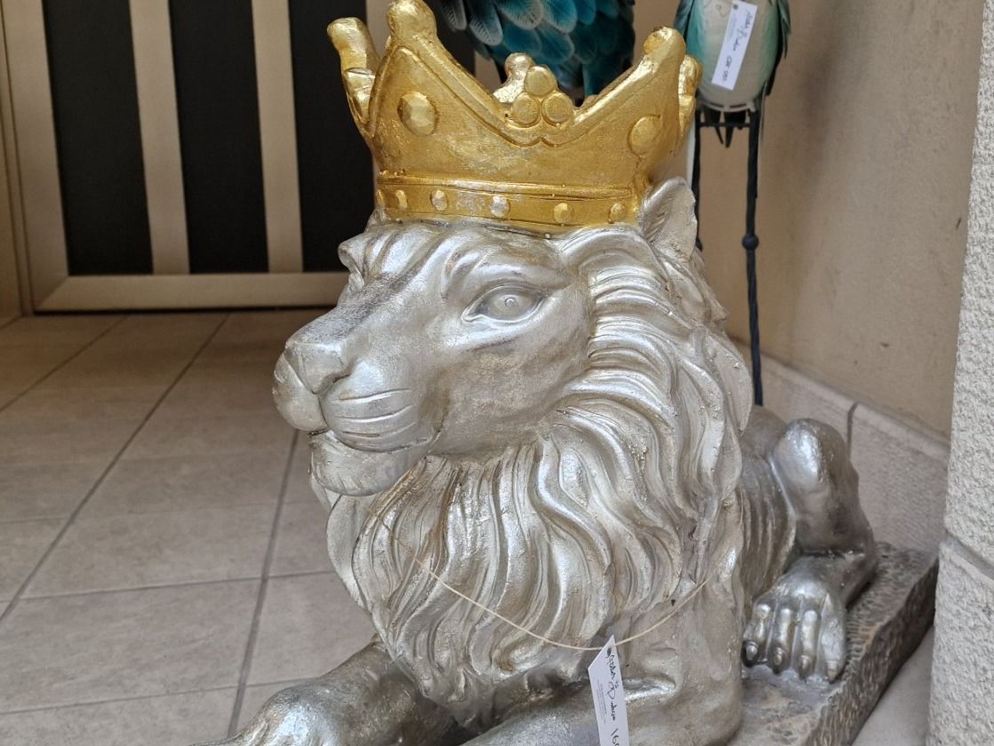 Skulpturen & Statuen: Löwe Silber mit Krone Gold Gross – Neu und originalverpackt aus Schaffhausen von AtelierPudesco 7