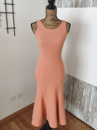 Sommerliches Abendkleid apricot Gr. S– elegant & figur