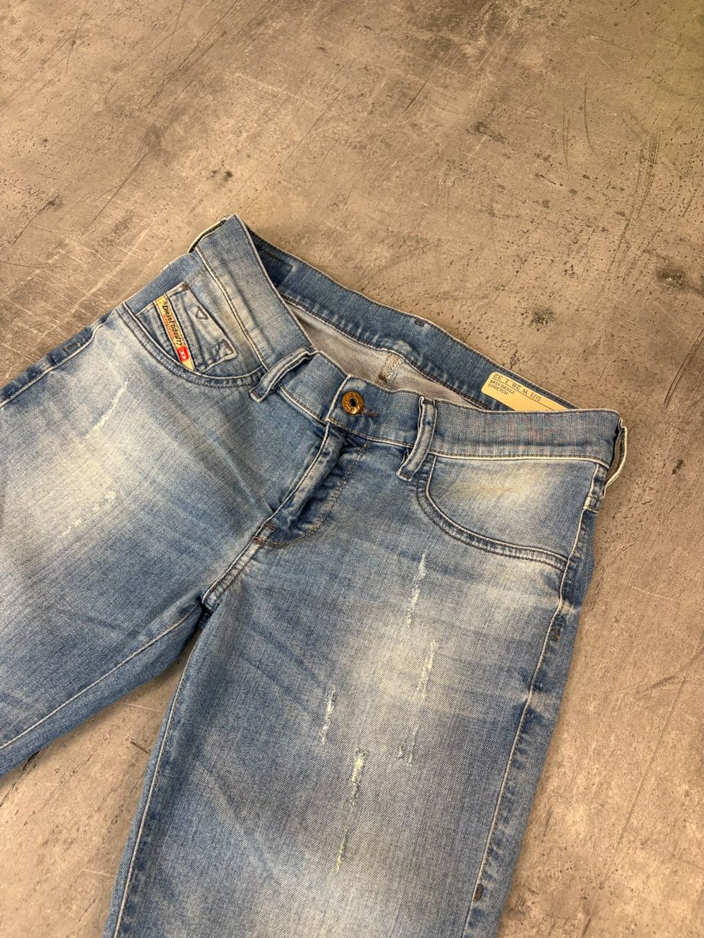 Diesel Jeans: Vintage Diesel Bootcut Flared Jeans (M) – Nuovo (secondo la descrizione) da Werdenberg venduto da hase.vintage 3