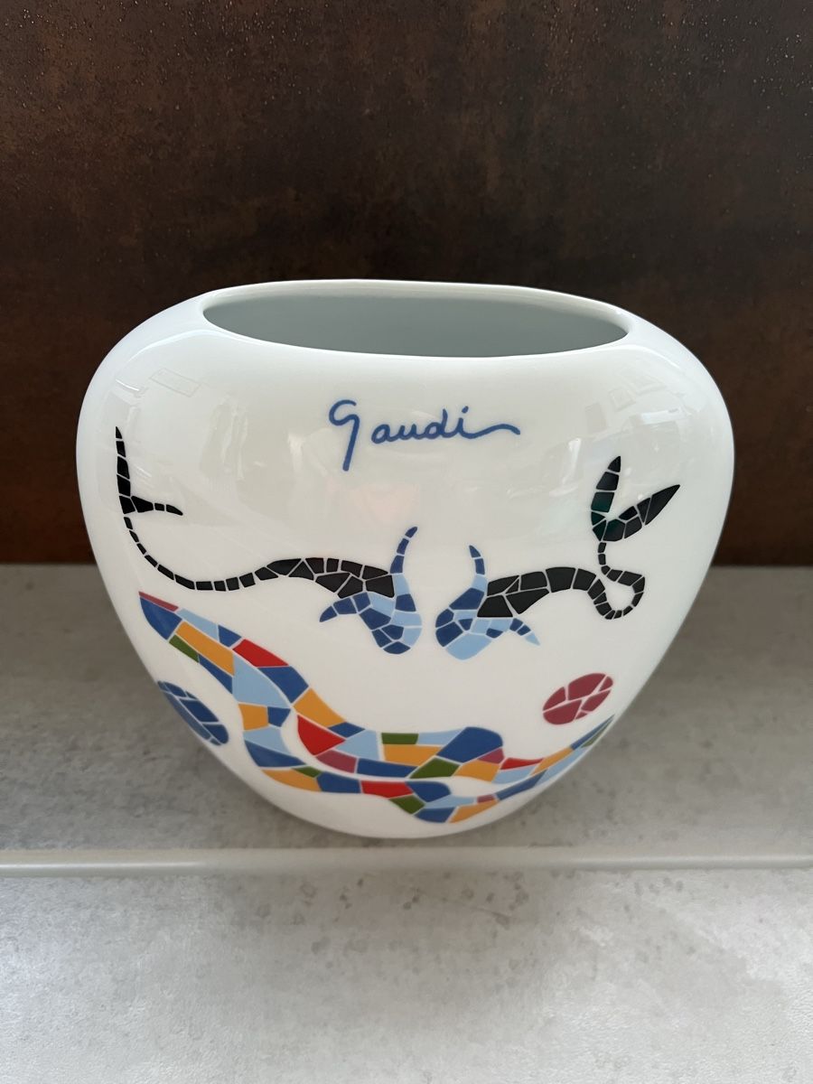 Vasi & Recipienti: Vase Gaudi Serran Ventura – Nuovo (secondo la descrizione) da St. Prex venduto da Nikolletta 1